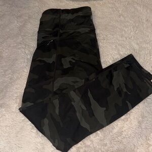 Athleta Camo Leggings - Black and Green (M)